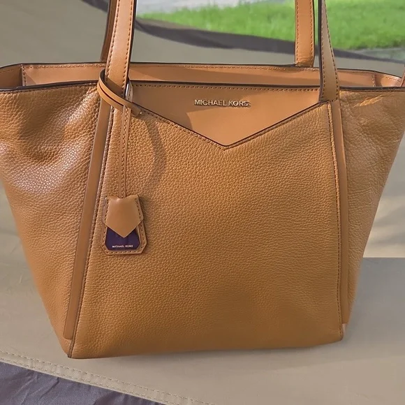 Michael Kors Tan Leather Tote 15x9 - Picture 1 of 7